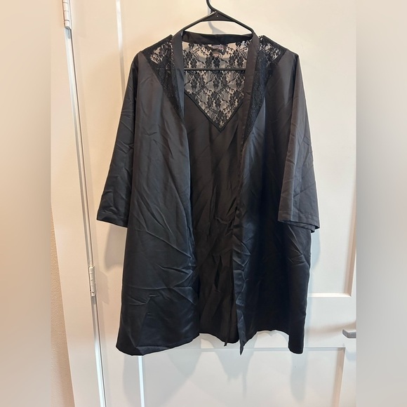 Other - Vs pink black satin robe with lace V neck